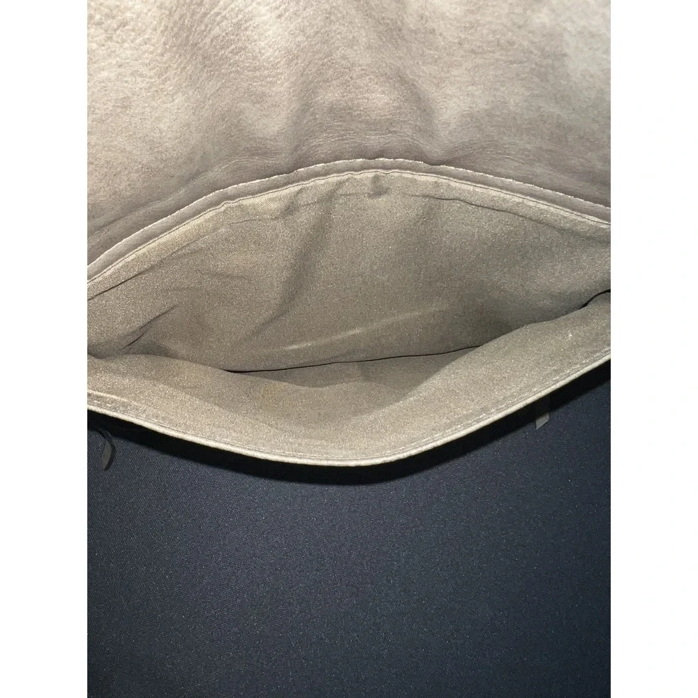 Torrid Olive‎ Green Faux Leather Perforated Crossbody Bag Adjustable Strap - Picture 7 of 8